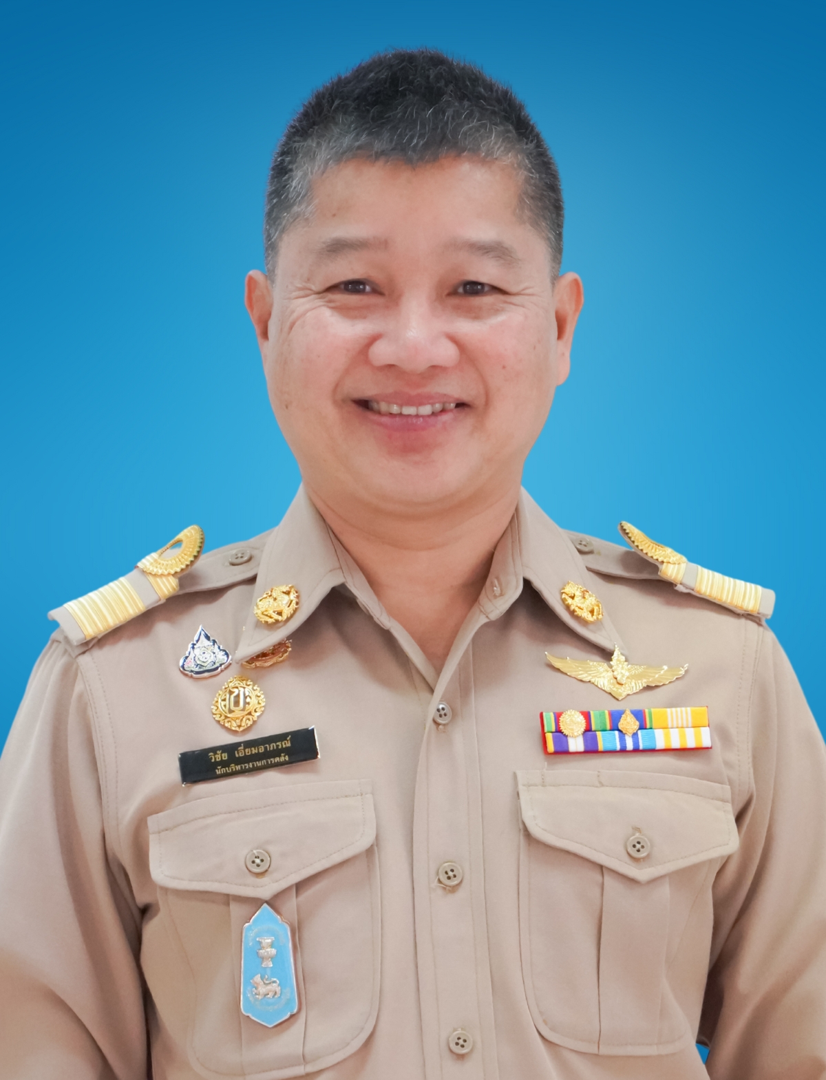 นายวิชัย เอี่ยมอาภรณ์